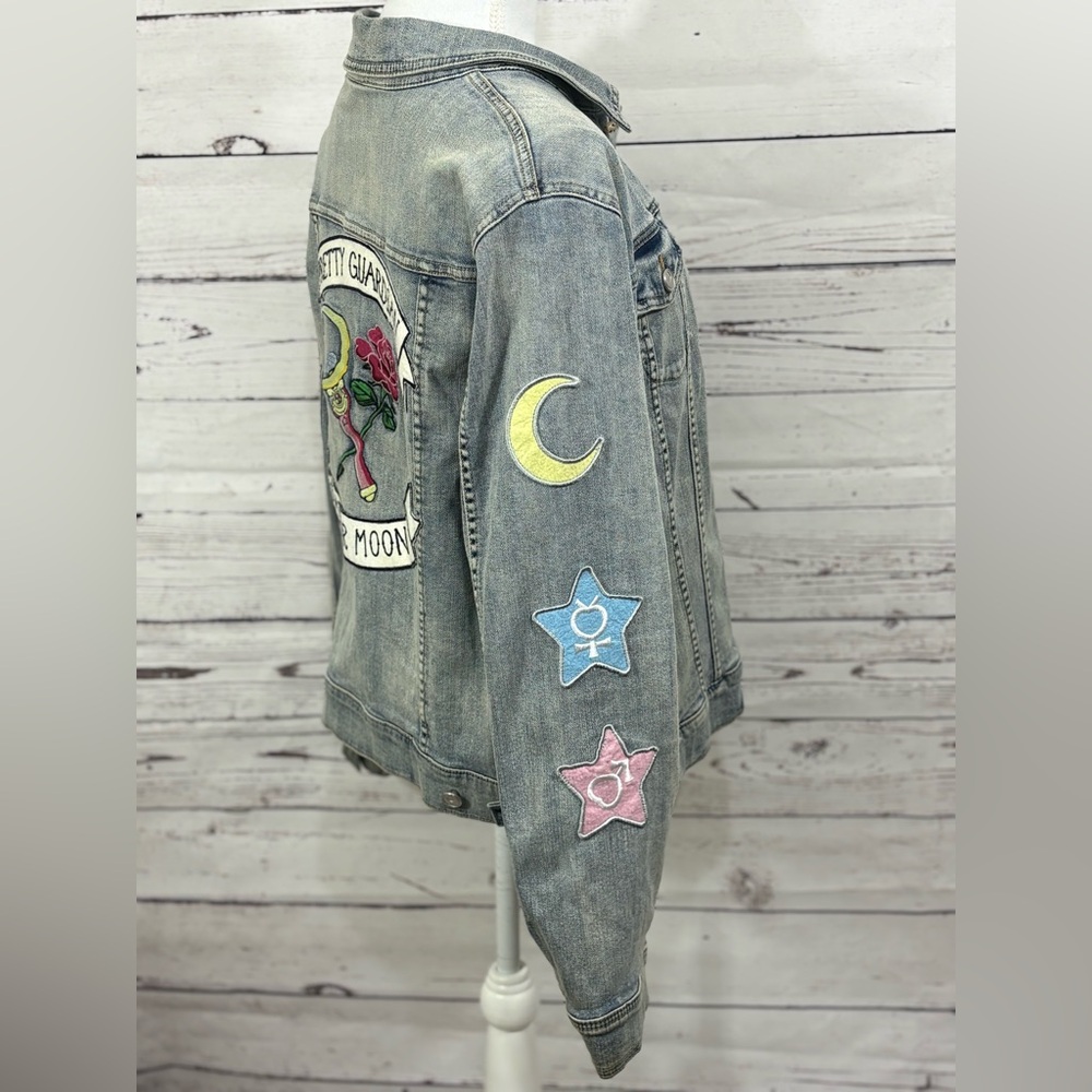 Torrid Exclusive Sailor Moon and Scouts Patch Denim Jacket in Size 1 - Picture 9 of 9
